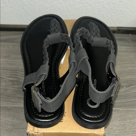 Genevive T-Strap Sandals in faux leather - Picture 5 of 6